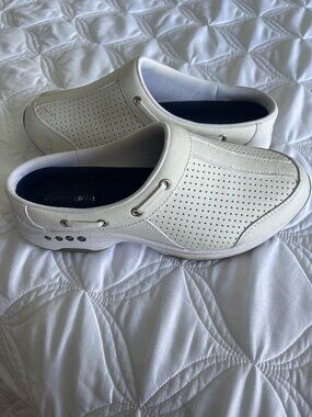 Easy Spirit Travel time White Mule Size 8.5 Wide